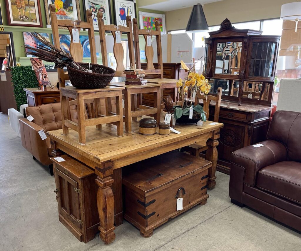 Consignment Shop that Buys Furniture