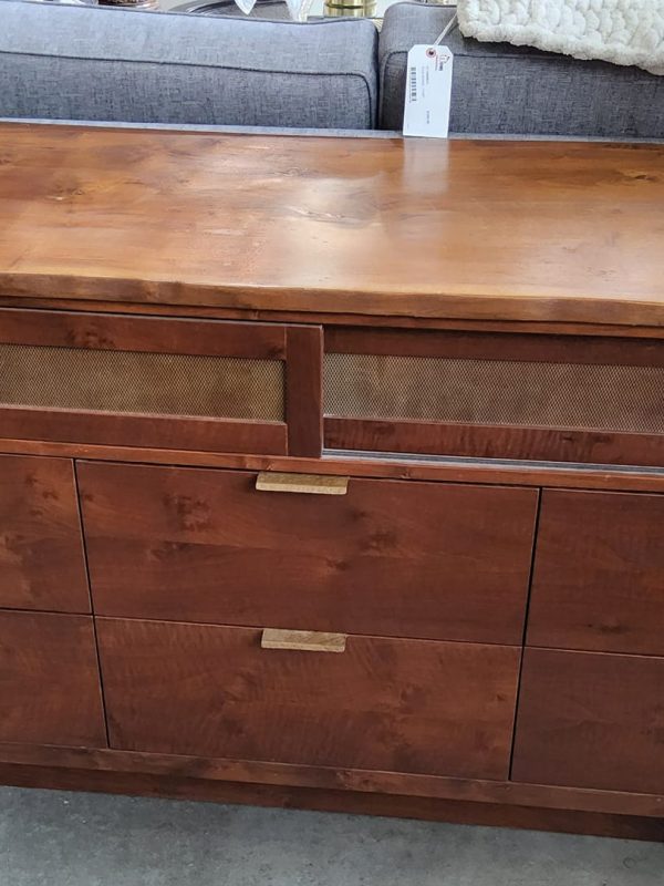 Selling Furniture on Consignment in Calabasas Home Consignment Center