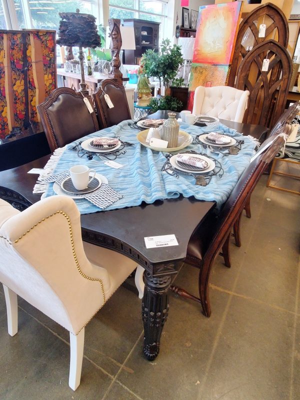 Upscale Dining Room Furniture Consignment Store in Dallas Texas